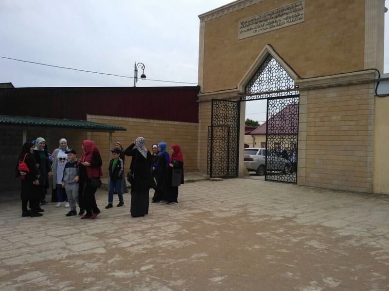 Студенты Медицинского колледжа имени Башларова совершили экскурсию по древнему городу Дербент