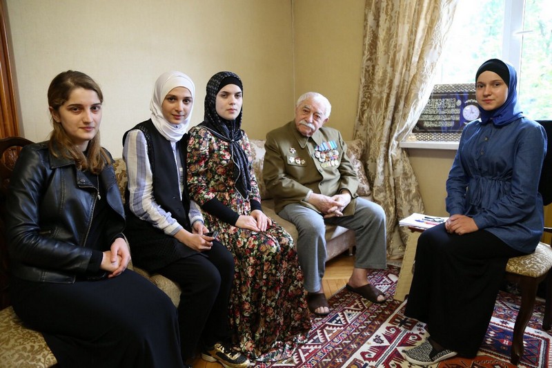 Ветеран ВОВ принял башларовцев у себя в гостях