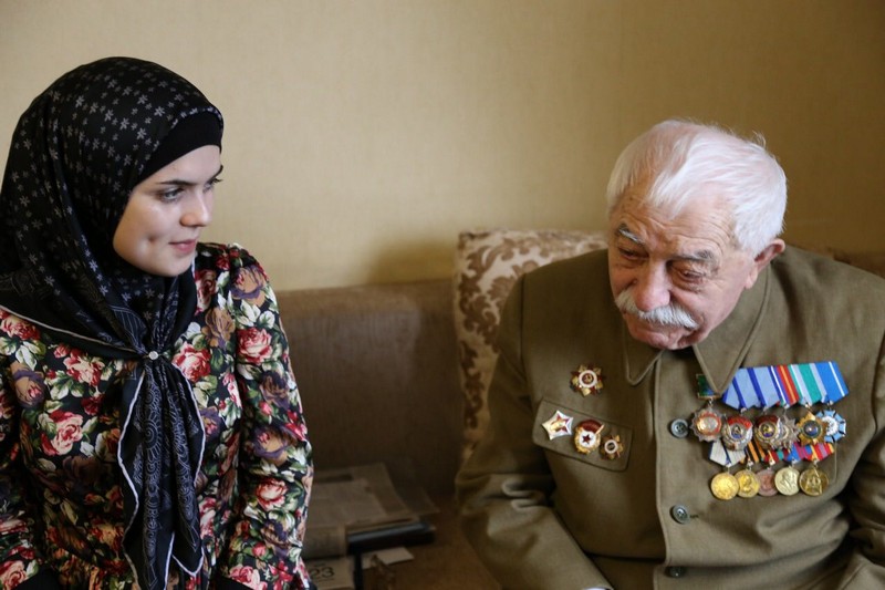 Ветеран ВОВ принял башларовцев у себя в гостях