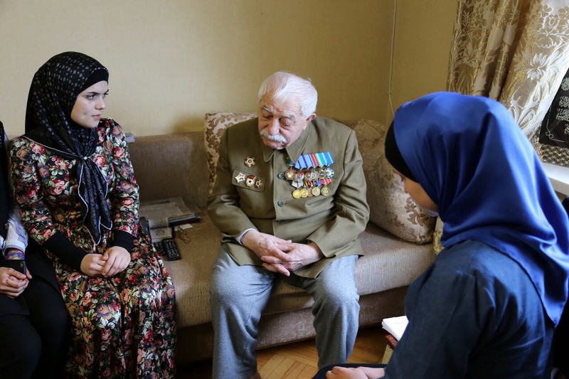 Ветеран ВОВ принял башларовцев у себя в гостях