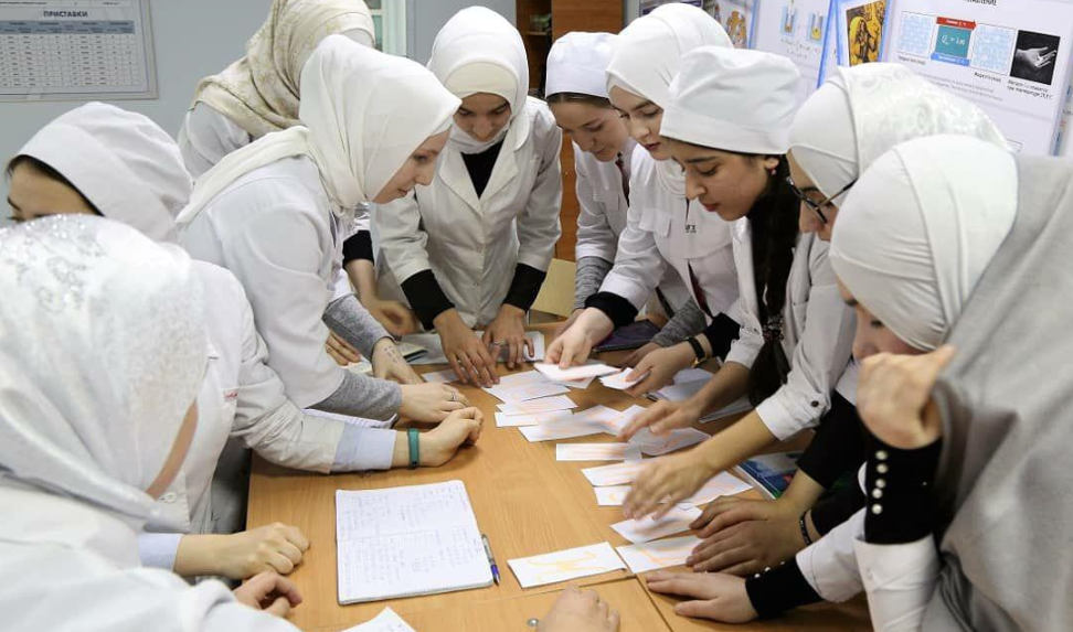 В колледже провели интеллектуальную игру "Брейн ринг"