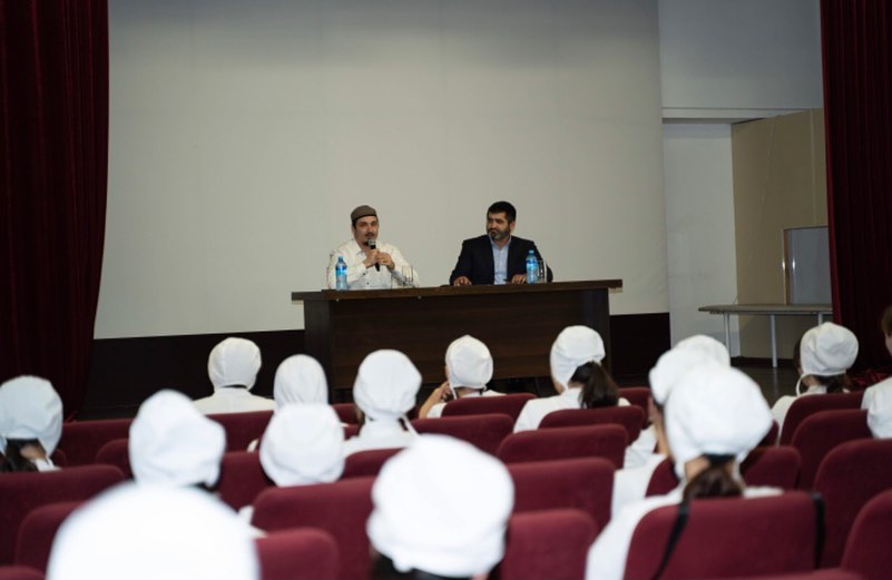 «Ислам и современная жизнь».