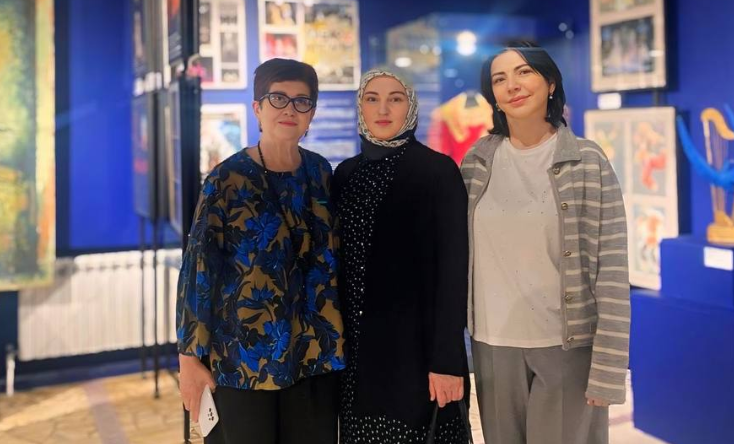 Ко Дню “Международного дня памятников и исторических мест” студенты посетили Музей истории театров Дагестана им. Г. Султановой.