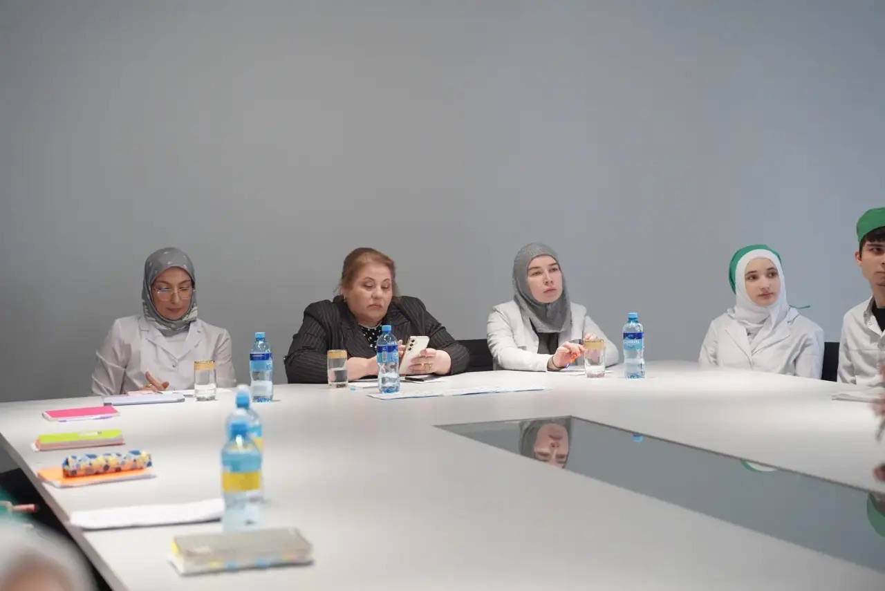 Круглый стол ко Всемирному дню борьбы с сахарным диабетом в МК им. Башларова