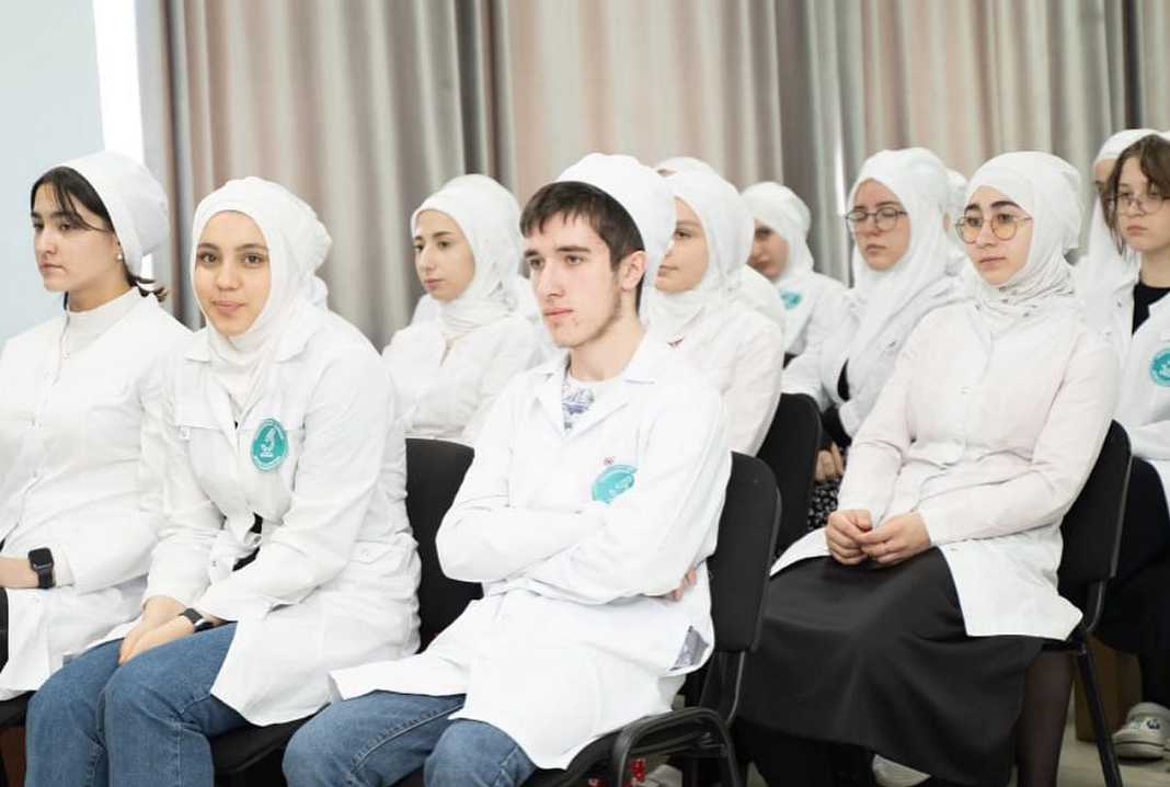 Круглый стол на тему " Герои ВОВ Дагестанцы" в медицинском колледже имени Башларова.