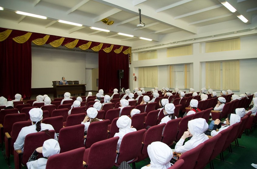 Лекция на тему: «Правила и нормы поведения девушек в обществе»