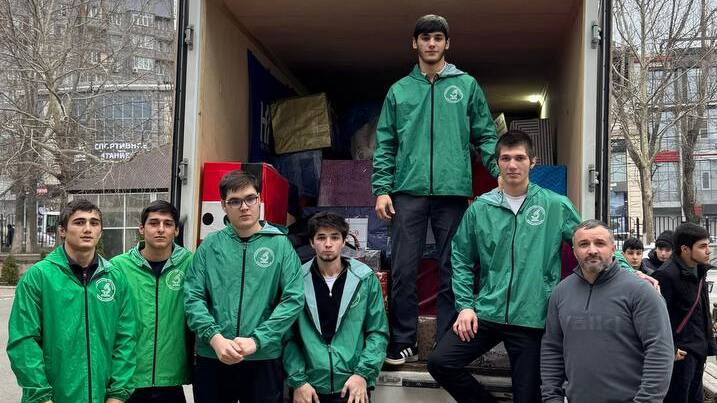 Медицинский колледж им. Башларова принял участие в благотворительной акции «Волшебная елочка»