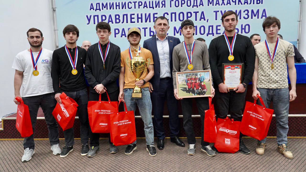 Награждение победителей и призеров кубка по мини-футболу