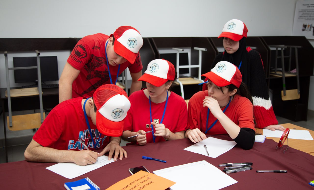 Около 300 школьников приняли участие в профориентационной квест-игре организованной в Медицинском колледже им. Башларова