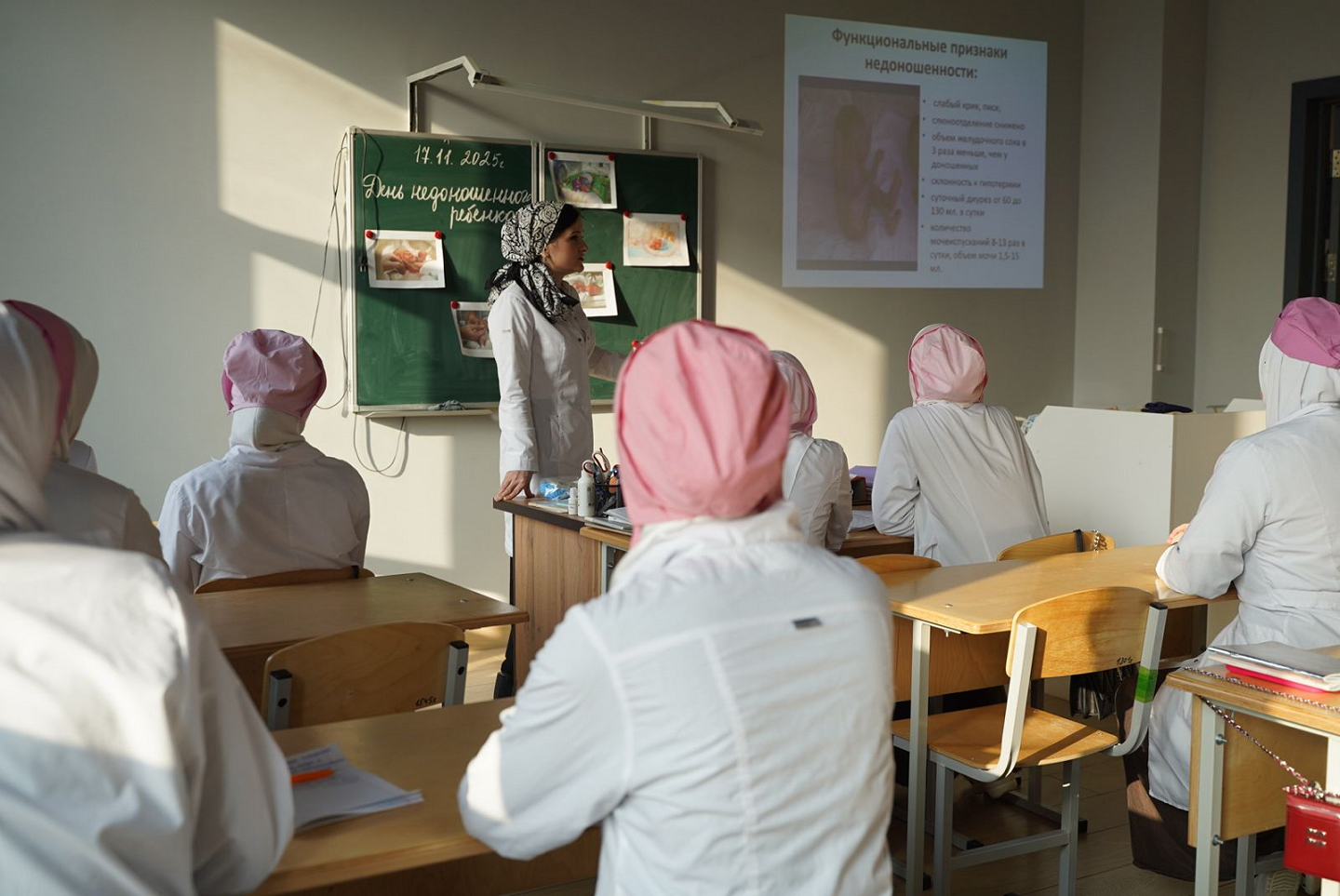 Открытый урок в МК им. Башларова: особенности ухода за недоношенными детьми
