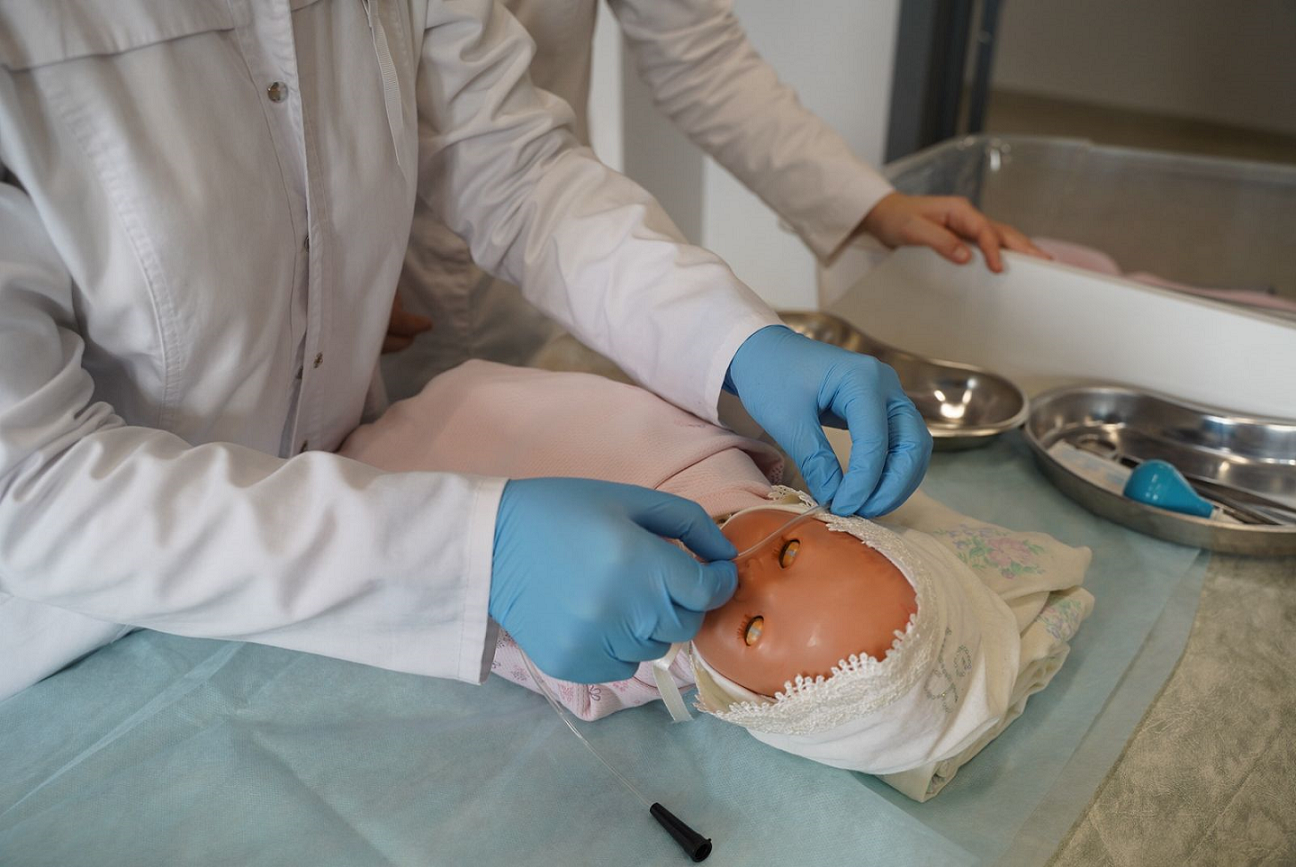 Открытый урок в МК им. Башларова: особенности ухода за недоношенными детьми