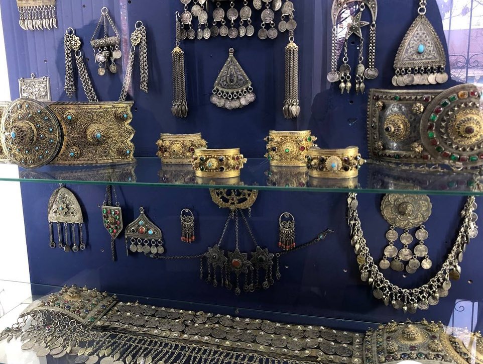 Посетили Музей изобразительных искусств им. П.С. Гамзатовой.