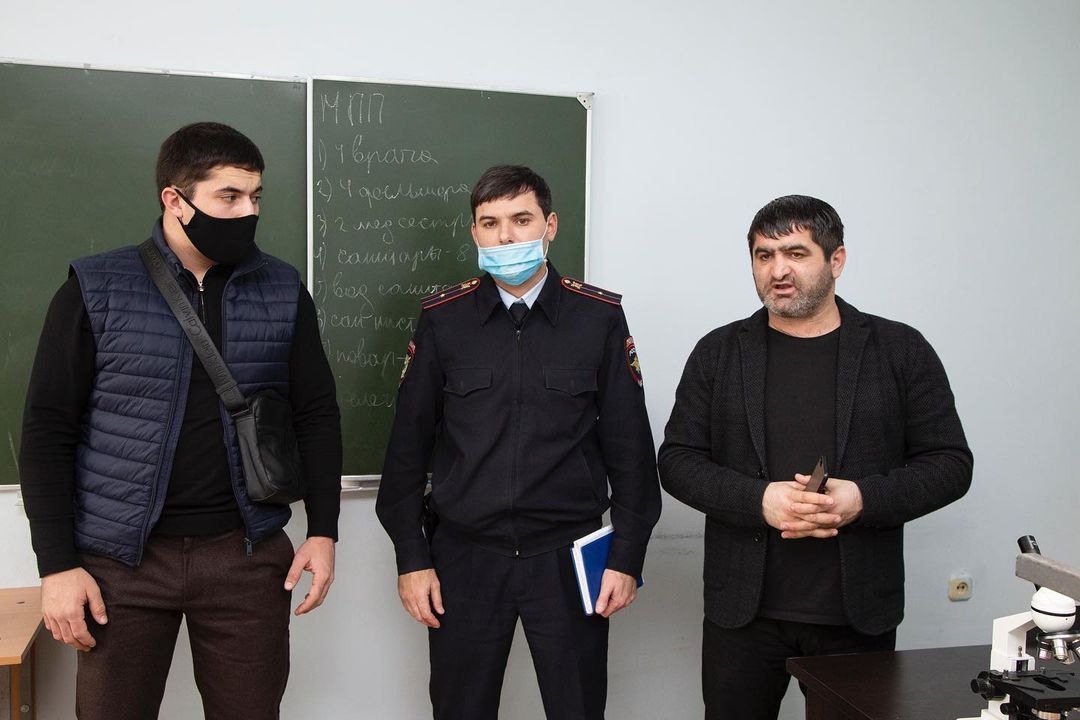 Профилактическая беседа с несовершеннолетними