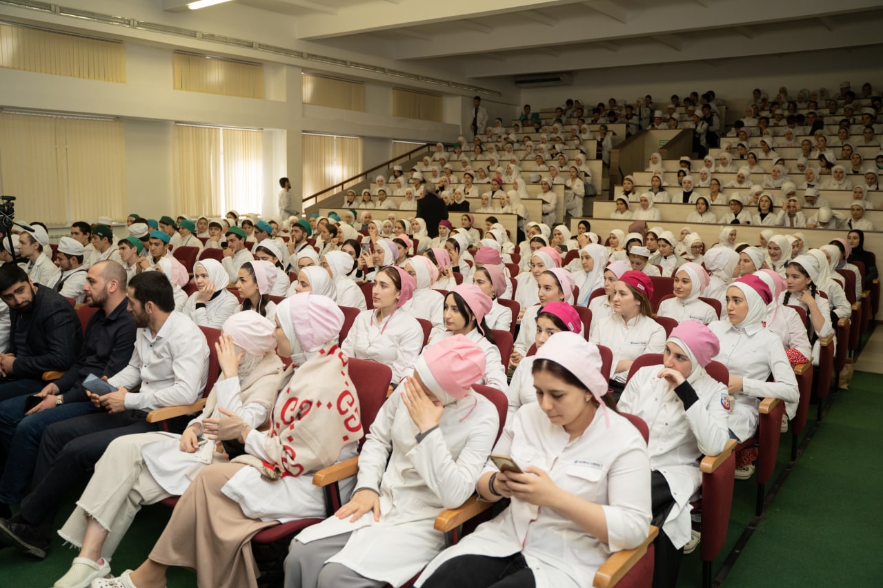 «Семейные ценности» - Мурад Алискеров