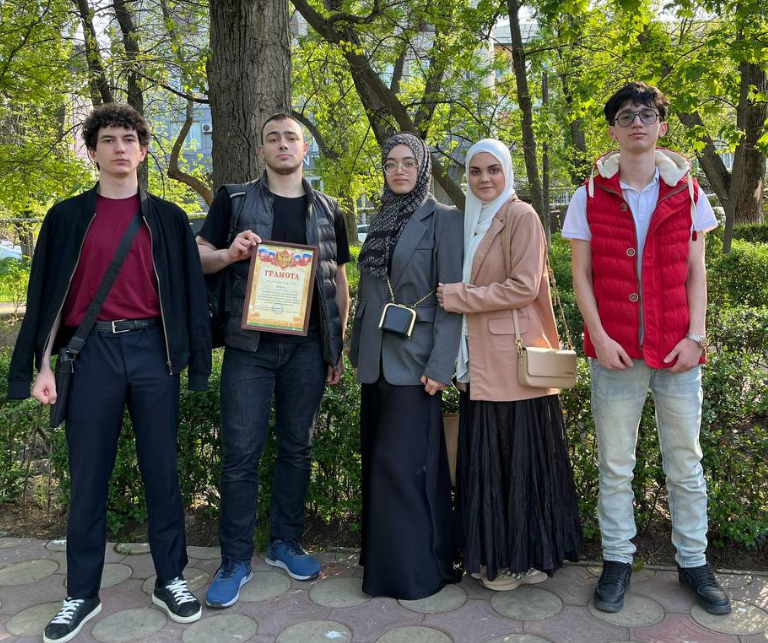 Студенты колледжа имени Башларова заняли | место в республиканской антинаркотической интеллектуальной игре брейн-ринг «Зона риска».