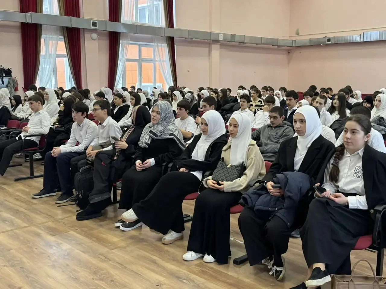 Студенты Медицинского колледжа им. Башарова посетили школу №26 г. Махачкалы