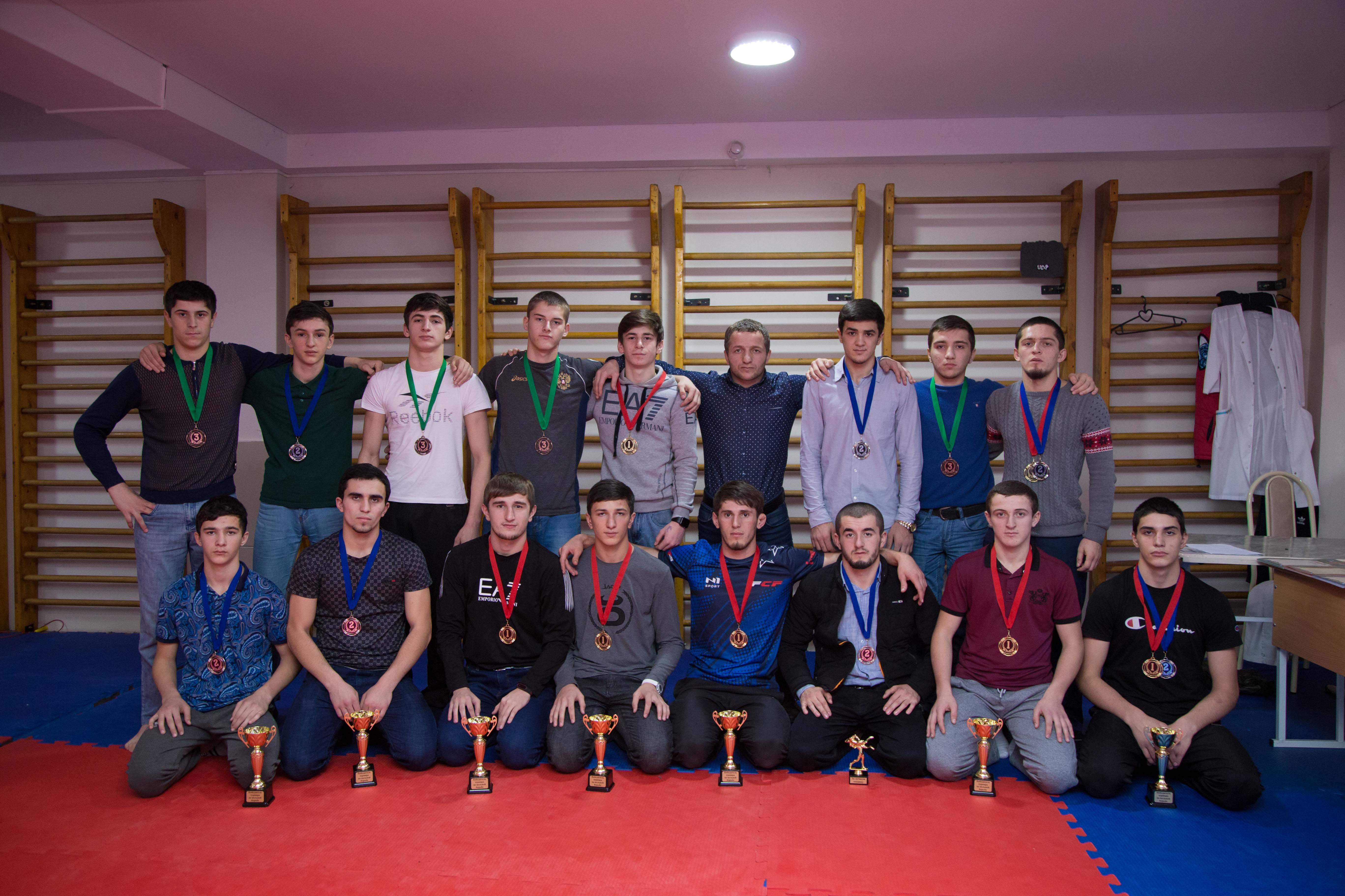 Турнир по вольной борьбе среди студентов МК им. Башларова