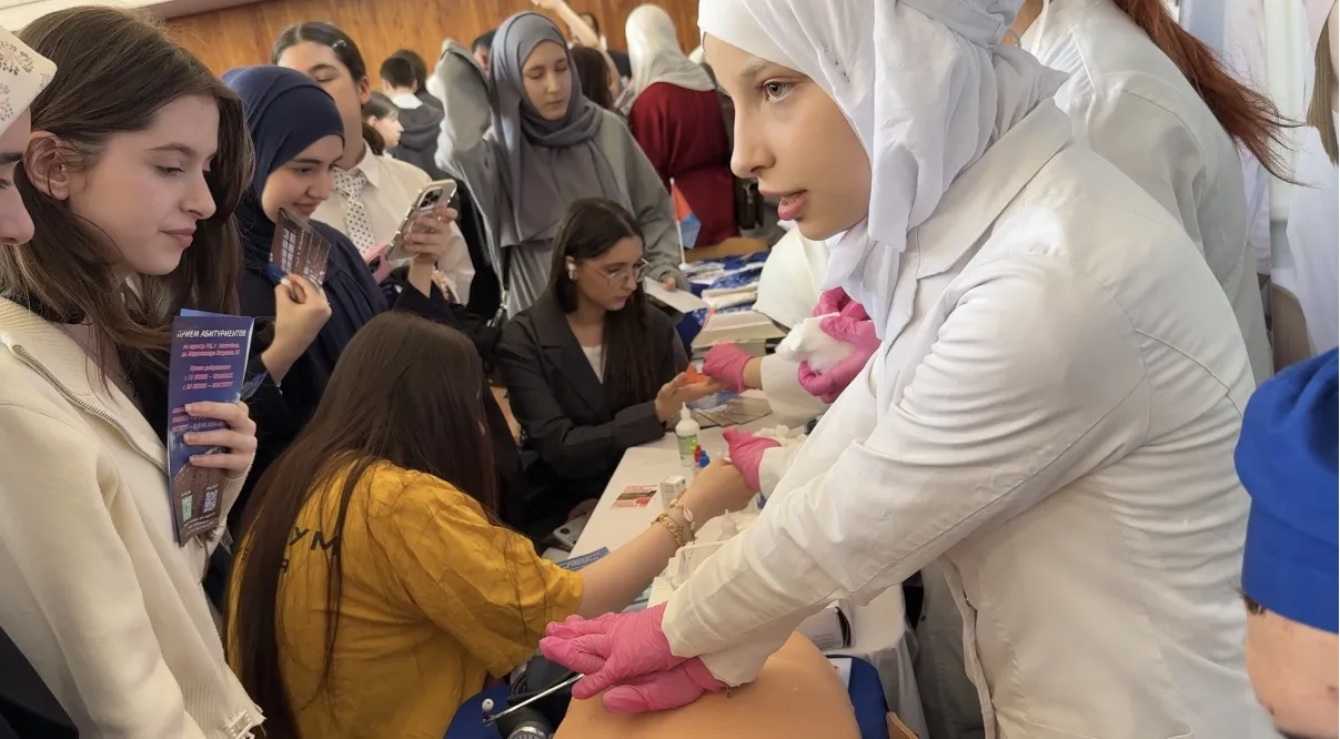 Участие колледжа в ярмарке трудоустройства «Работа России. Время возможностей»