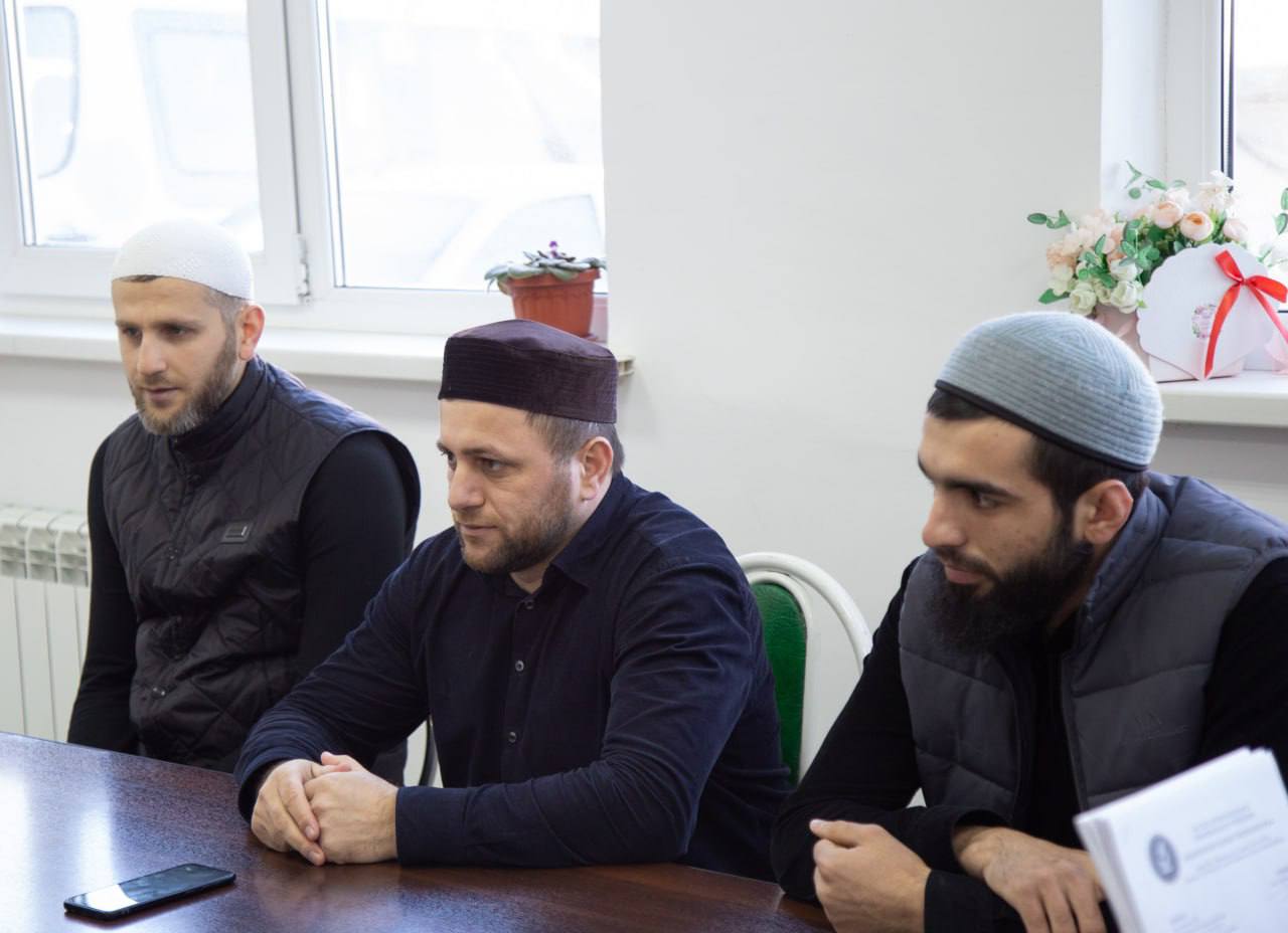 В г. Кизилюрт прошла встреча директора МК им. Башларова с сотрудниками ОП.