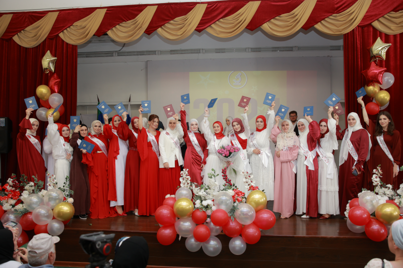 В Махачкале 1225 выпускников Медколледжа получили диплом.
