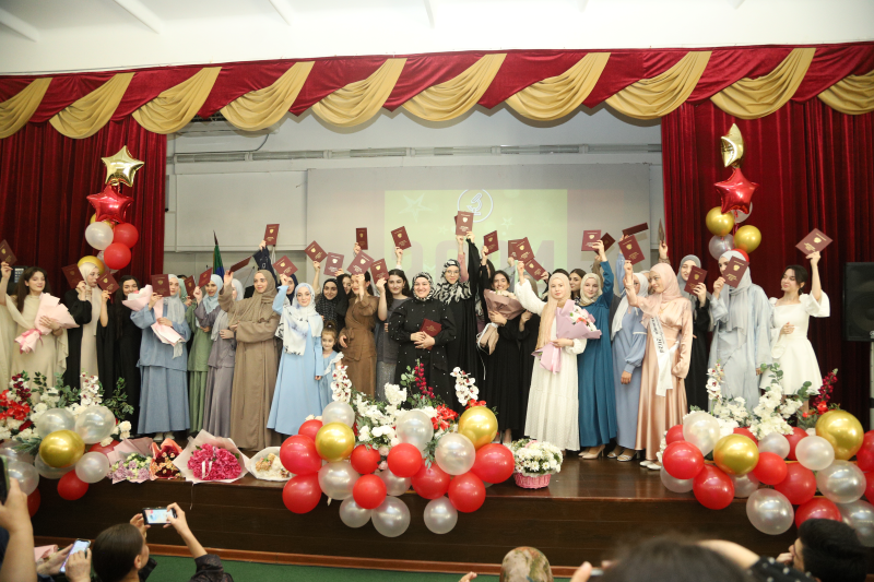 В Махачкале 1225 выпускников Медколледжа получили диплом.