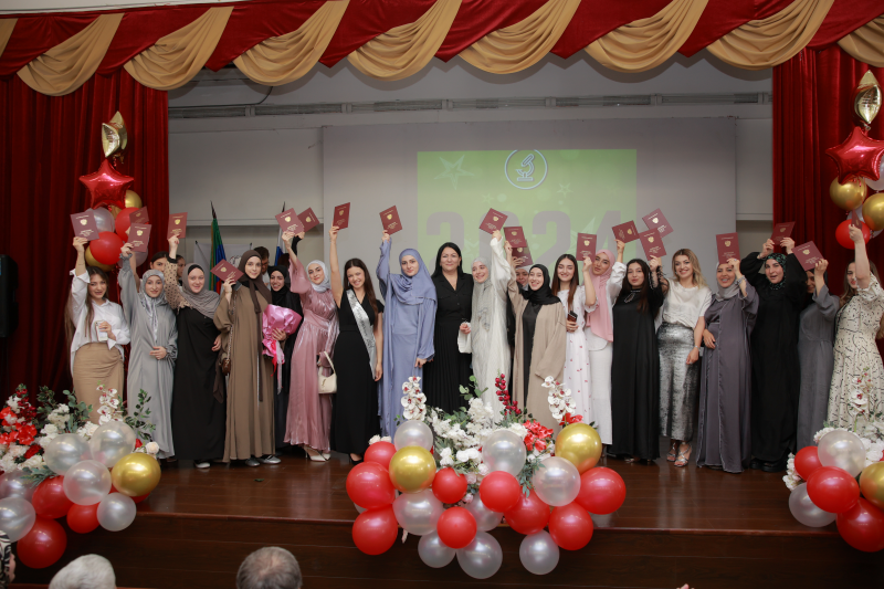 В Махачкале 1225 выпускников Медколледжа получили диплом.