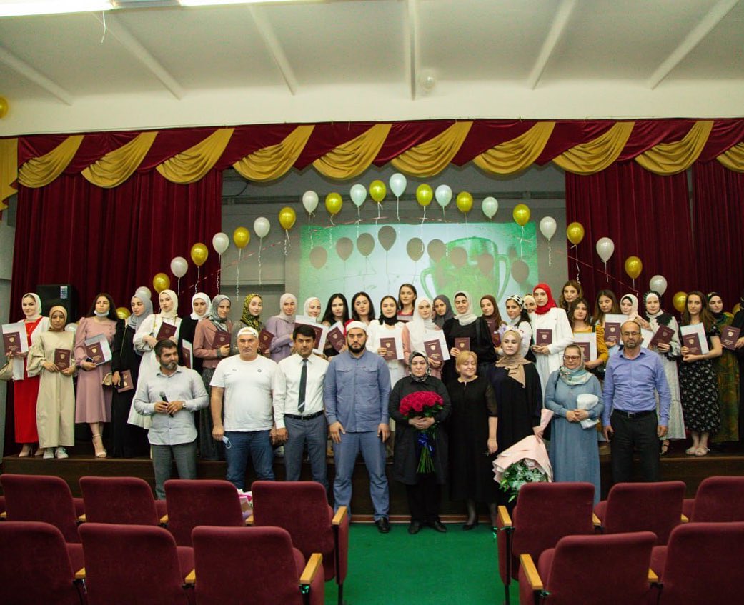 Вручение дипломов выпускникам 2021