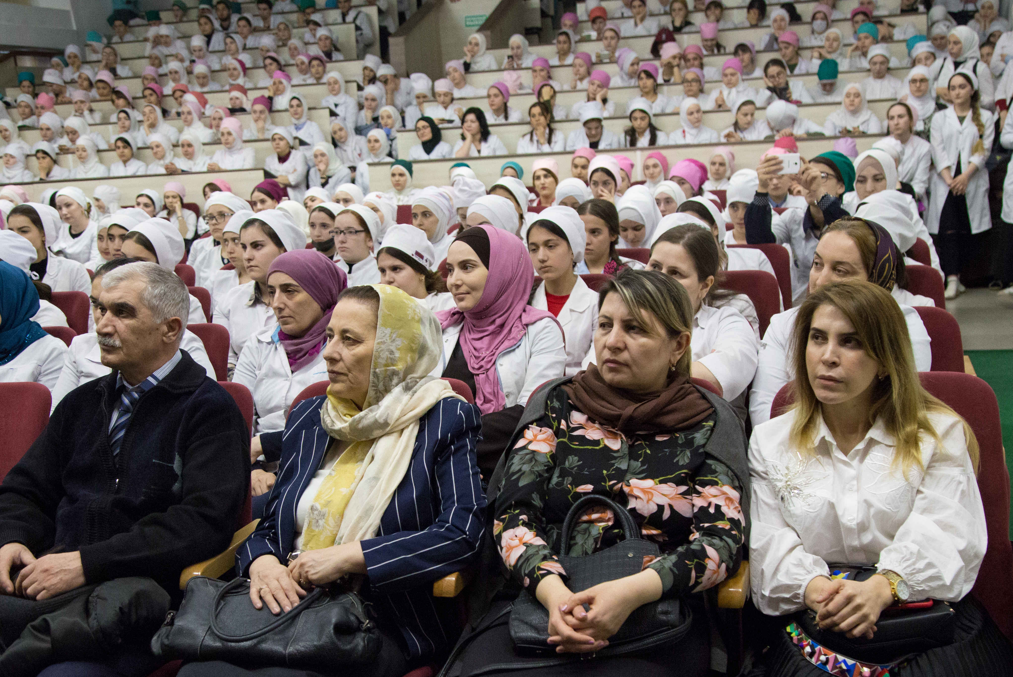 "Язык всем знаниям и всей природе ключ"