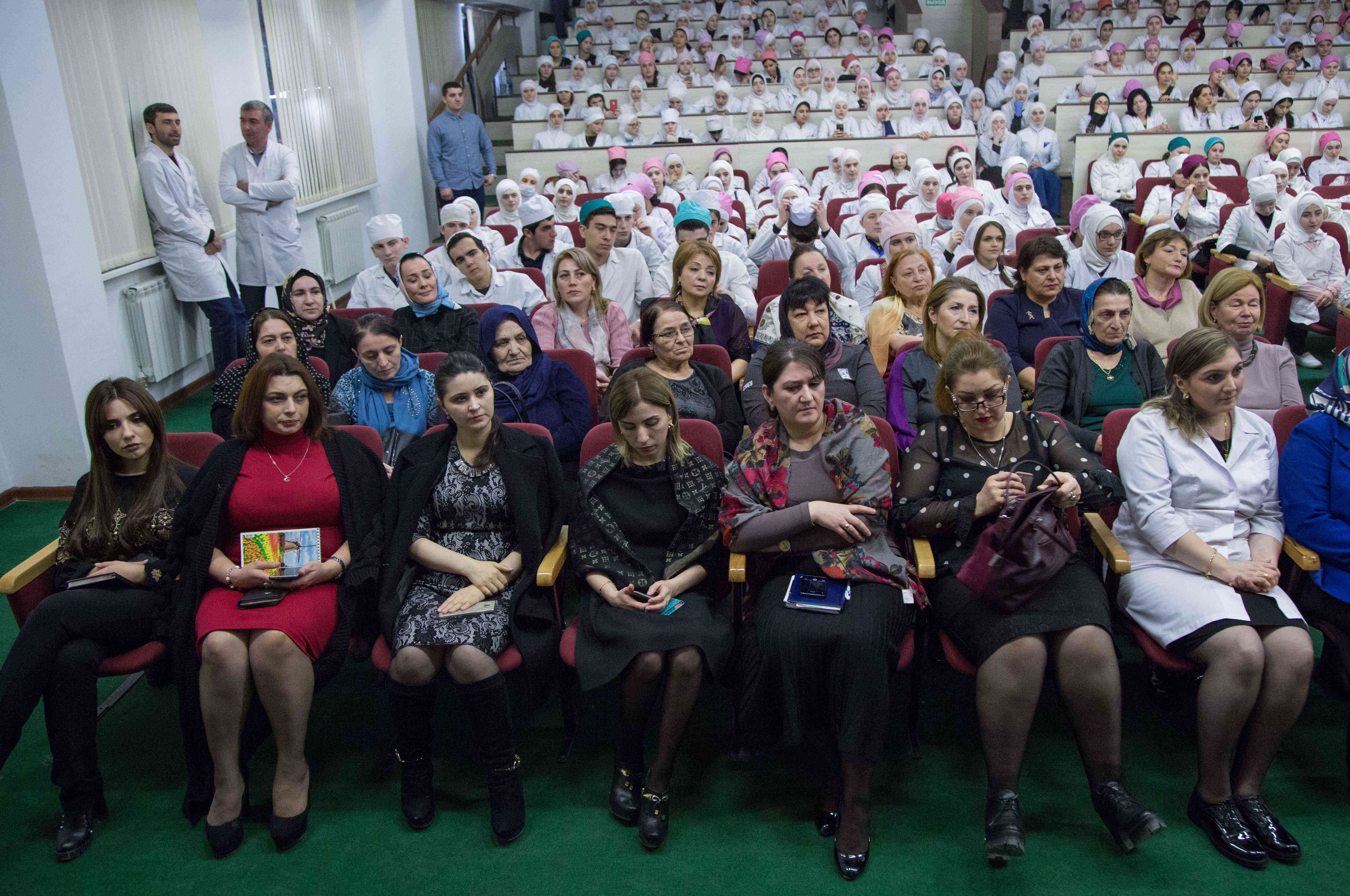 "Язык всем знаниям и всей природе ключ"