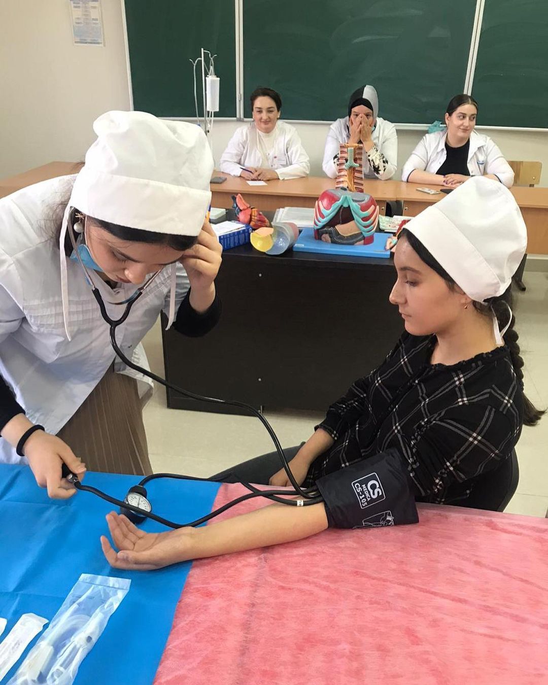 Заболевания органов дыхания- острый бронхит, хронический бронхит, бронхиальная астма. Клиника, этиология,патогенез.